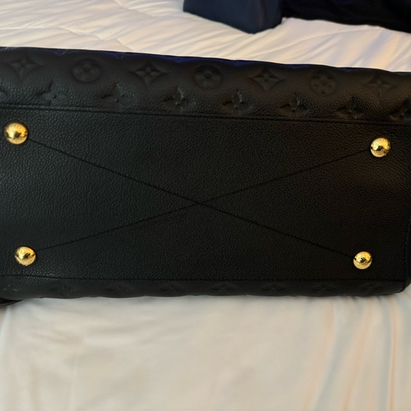 Louis Vuitton
LV Monogram Montaigne GM, EUC. - Picture 7 of 12